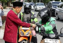 Kanwil Kemenag Kaltim Bagikan Takjil untuk Masyarakat