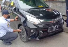 Parkir di Jalur Emergency Depan RSUD AWS, Tujuh Mobil Digembosi Dishub Samarinda