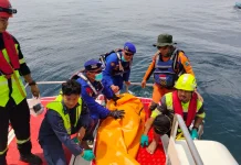 Seorang Perempuan Ditemukan MD dalam Keadaan Mengapung di Perairan Adang Bay