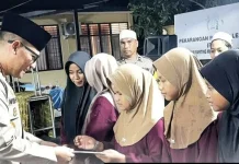 Kapolres Bontang Santuni Yatim di Muara Badak