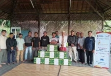 Kolaborasi Lembaga Sosial Salurkan 100 Bingkisan Ramadan di Balikpapan