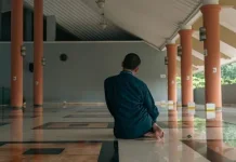 Bukber Boleh, Salat Magrib Jangan Ketinggalan