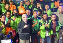 Bupati Berau Berbagi Sahur dan Sembako untuk Pengemudi Ojol di Ramadan