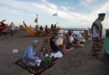 Mengenal Mancaliak Bulan, Tradisi Pantau Hilal ala Masyarakat Minang