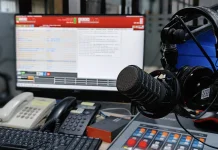 Radio : Memberikan Rasa, Memahami tanpa Algoritma