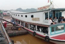 Catatan Reportase: Tradisi Mudik Sungai Mahakam dengan Kapal Motor