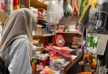Harga Plastik Melonjak di Samarinda, Pedagang dan UMKM Tertekan