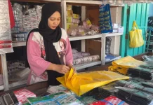 Harga Plastik Naik 60 Persen, UMKM Balikpapan Pangkas Porsi Dagangan