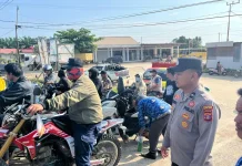 Polsek Muara Wahau Kawal Distribusi BBM, Antrean Tetap Terkendali