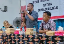 Rembuk Warga Warnai Sosialisasi Raperda Sempadan Sungai di Perum Borneo SKM