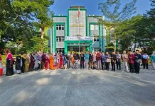 Balutan Kebaya dan Blangkon, Hardiknas di UINSI Sarat Makna Pendidikan