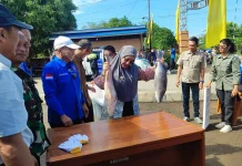 Pasar Ikan Murah Diserbu Warga, Bupati Tegaskan Komitmen Perkuat Sektor Perikanan