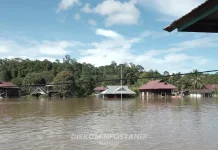 Pemkab Mahulu Salurkan Bantuan Korban Banjir