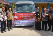 Pemkab Kukar Serahkan Bus Disabilitas Sekolah