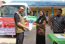 Dorong Prestasi Siswa, Pemkab Kukar Serahkan Bus Sekolah untuk SLBN Tenggarong