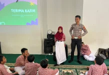 Polantas Menyapa Edukasi Tertib Lalu Lintas Siswa di Penajam