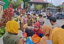 Trotoar RS AWS Dipenuhi PKL, Satpol PP Samarinda Turun Tangan