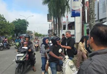 Sepaket Nasi dan Senyum di Pagi Hari: Cerita Jumat Berkah BRI di Samarinda Seberang