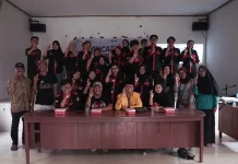 HIMAKSI Unmul Edukasi Warga Desa Bunga Putih Hadapi Hoaks dan Penipuan Digital