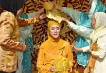 Mandi Tian Mandaring: Merawat Tradisi Sakral Tujuh Bulanan Suku Banjar