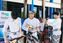 Orkes Tepian Tingkilan Mahakam Promosikan Budaya Kutai lewat Musik Tradisional