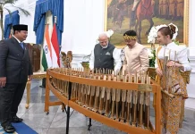 Prabowo Hadiahkan Angklung kepada PM Modi, Simbol Diplomasi Budaya Indonesia