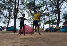 Pantai Panrita Lopi, Muara Badak Dipadati Wisatawan Selama Libur Sekolah