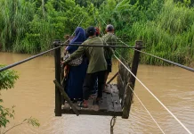 Halo RRI: Pelajar di Dusun Damai Kukar Menyeberang Pakai Kereta Gantung
