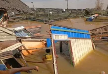 Rumah Terdampak Abrasi Sungai Mahakam, Dua Bangunan Longsor di Embalut