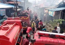Dua Rumah Terbakar di Sepinggan, BPBD Bergerak Cepat Padamkan Api