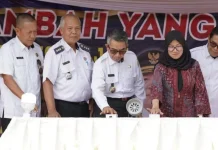 Listrik 24 Jam Masuk Desa, Bupati Kutim Targetkan Ekonomi Lokal Kian Bergeliat