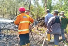 Kebakaran Lahan Dekati Permukiman, BPBD Paser Bergerak Cepat