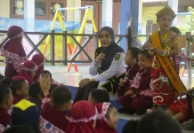 Bunda PAUD Berau Tinjau TK NEGERI PEMBINA