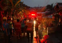 Satbrimob Polda Kaltim Gerak Cepat Tangani Kebakaran Permukiman di Samarinda
