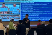 Busana Adat Kutai Warnai Penampilan Basuki saat Pimpin Upacara HUT RI di IKN