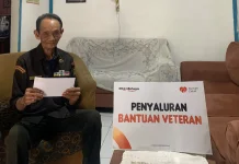 Rumah Zakat Salurkan Kado Cinta untuk Delapan Veteran Balikpapan