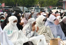Bupati Berau dan Ribuan Warga Salat Istisqa, Memohon Hujan di tengah Kemarau