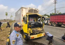 Kecelakaan Beruntun Empat Kendaraan Terjadi di Penajam