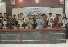 KKN Amerta Mahakam Dorong Pemanfaatan Maggot bagi Pembudidaya Sungai Mariam