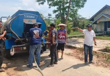 BPBD Samarinda Distribusikan Air Bersih untuk Konsumsi Warga