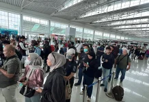 Abu Krakatau Merembet ke Sepinggan, Puluhan Penerbangan Rute Jakarta Lumpuh