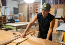 Menjaga Seni dan Kualitas, Kisah Arief Mebel Samarinda Menembus Dua Dekade