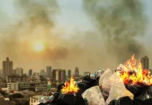 BPBD Kaltim Ingatkan Bahaya Bakar Sampah Plastik bagi Pernapasan