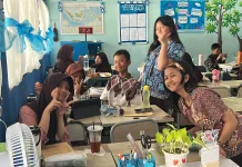 Keseruan Hari Batik Nasional di SMPN 14 Balikpapan Siswa Bebas Gunakan Baju Batik