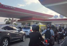 Antrean SPBU Samarinda Disorot, 871 Kendaraan Terindikasi Isi BBM Berulang