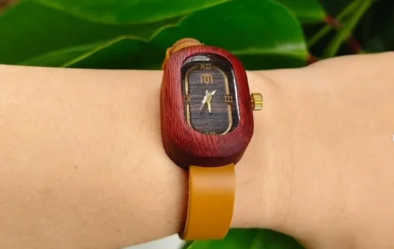 Jam Tangan Kayu Menggeris, Produk Kreatif UMKM Samarinda yang Eksklusif