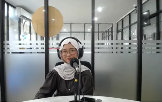 Dari Lemari Pribadi , Azhizah Kembangkan Usaha Preloved dan Fashion Brand