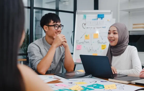 Cara Efektif Berkomunikasi dengan Gen Alpha dan Gen Z