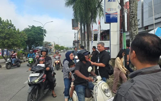 Sepaket Nasi dan Senyum di Pagi Hari: Cerita Jumat Berkah BRI di Samarinda Seberang
