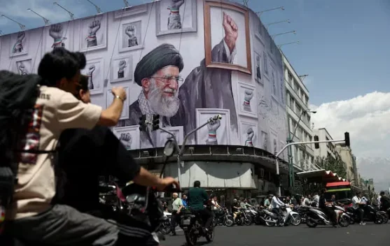 Petinggi Rusia Hadiri Pemakaman Khamenei di Teheran